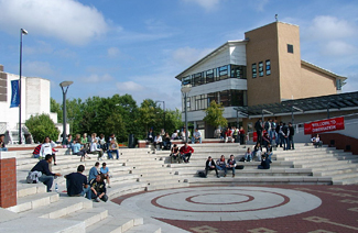 華威大學