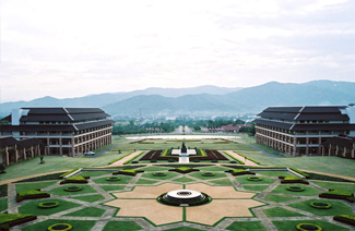 泰國皇太后大學logo圖片